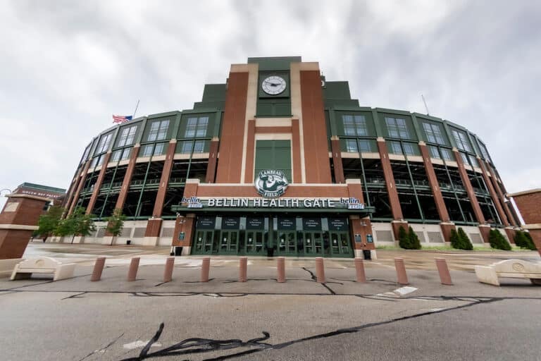 things to do in Green Bay tour Lambeau Field